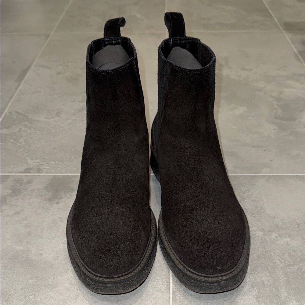 Saint Laurent Men's Black Suede Ankle Boots